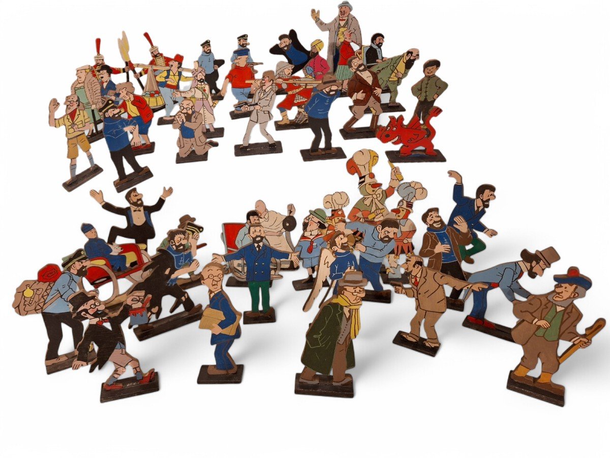 Lot De 44 Figurines En Contre-plaqué Représentant Des Personnages De Tintin