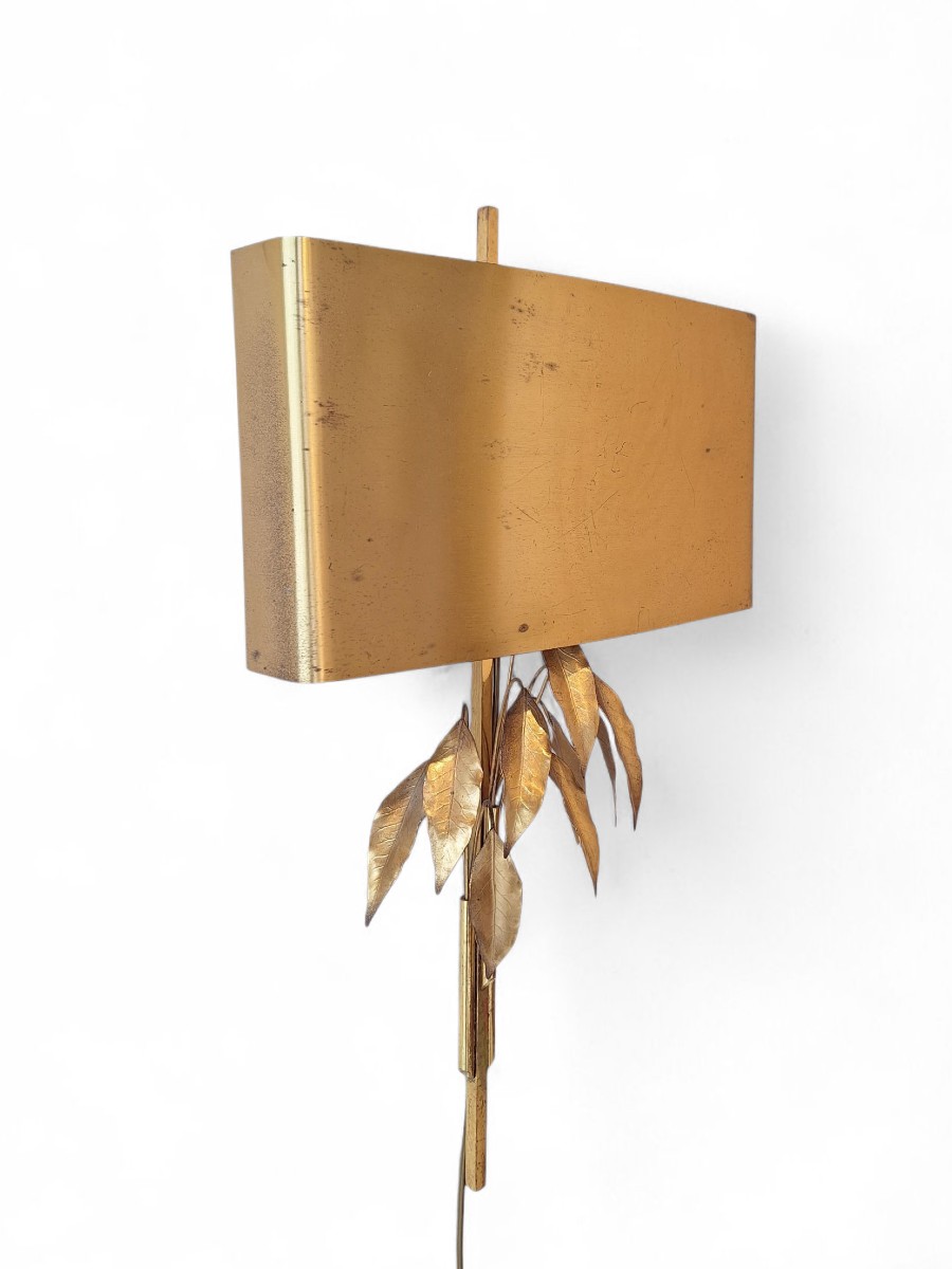 Wall Lamp With Laurel Leaves And Golden Metal Lampshade, In The Style Of Maison Charles.-photo-3