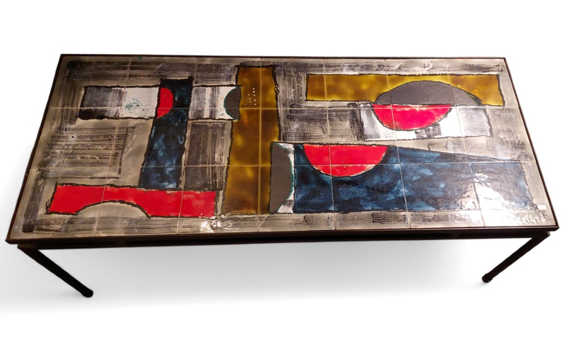 Table basse fer forgé et céramique émaillée 1960 signé Belarti