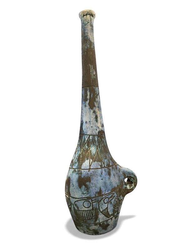 Grand vase bouteille céramique scarifiée et émaillée à motifs signé Jacques Blin