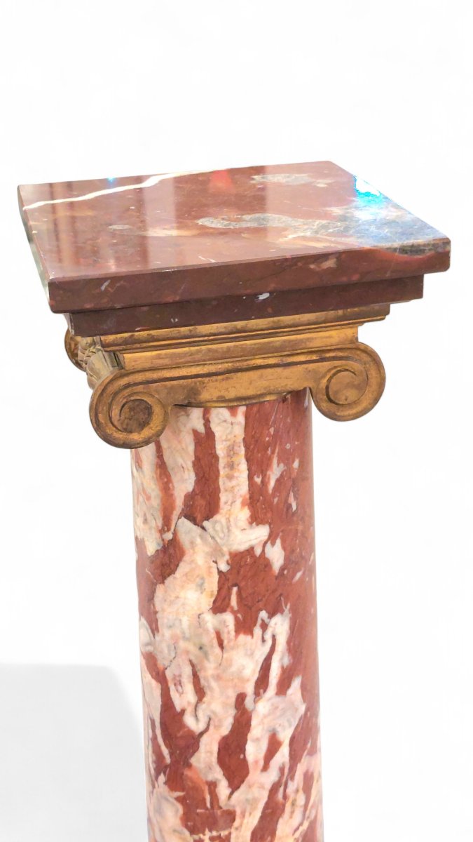 Paire de colonnes marbre veiné rouge, socle et chapiteaux en bronze doré Ca 1900-photo-4