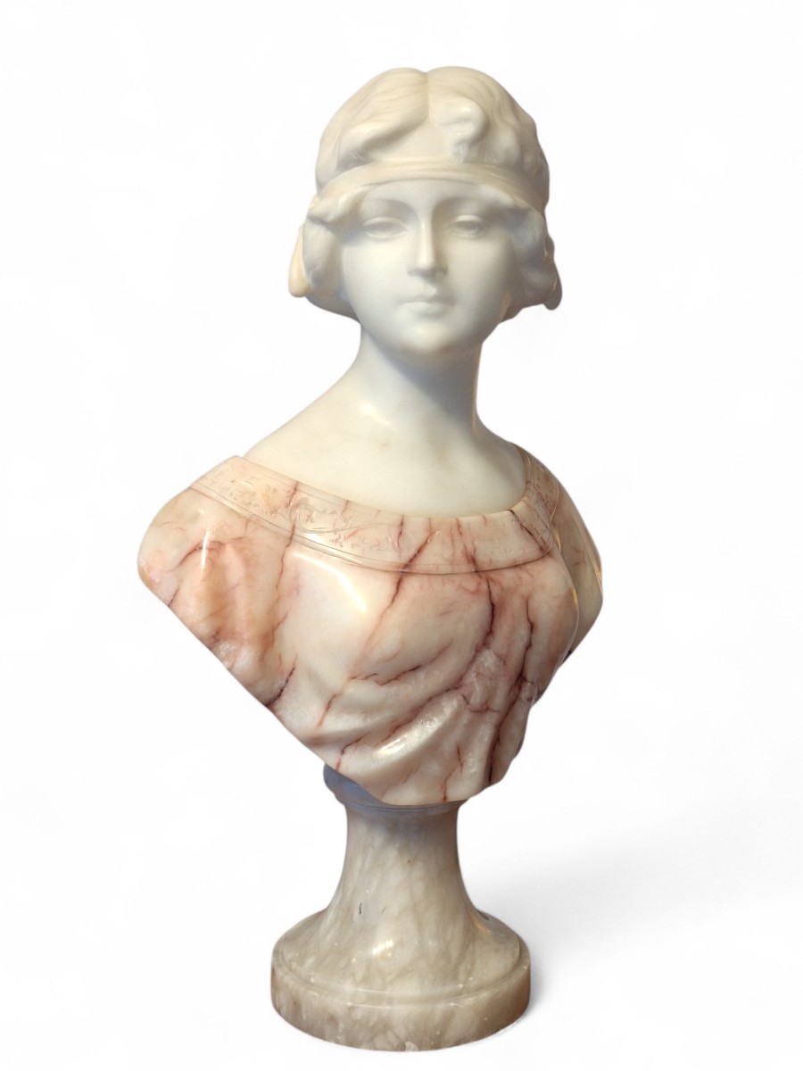 Buste de jeune fille signé Carli