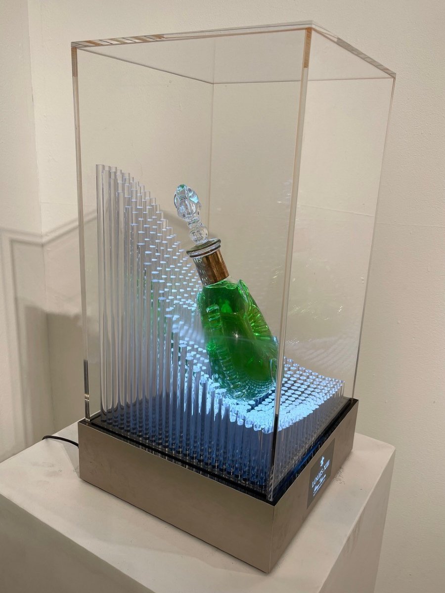 Circa 2000s Remy Martin Louis XIII Display Case And Bottle (dummy)-photo-4