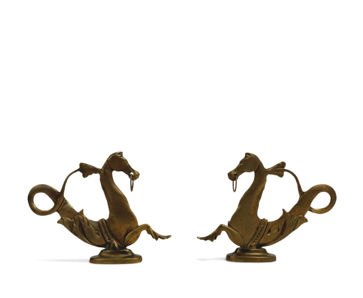 Rare paire de chenets aux hippocampes, XIXe siècle
