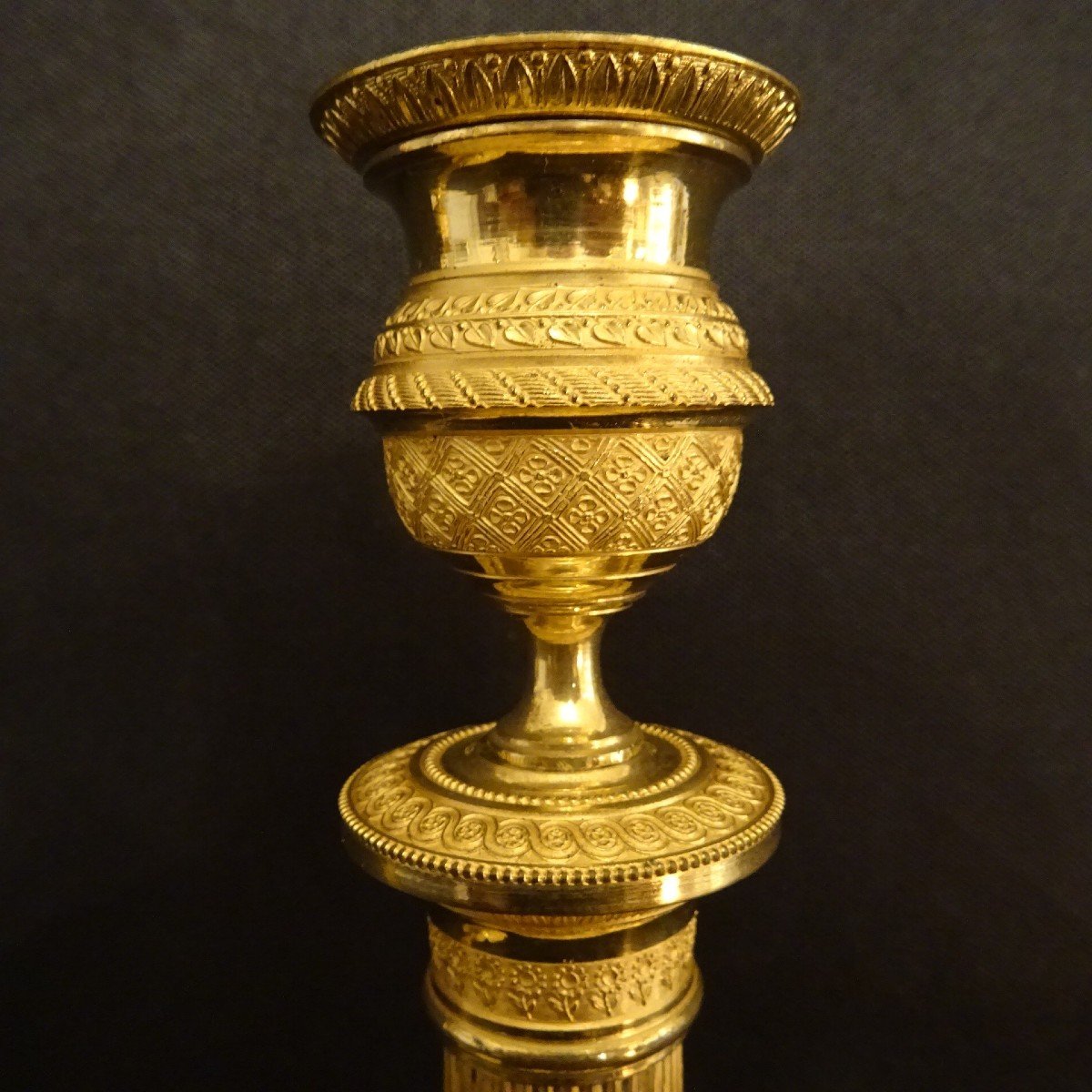 Paire de bougeoirs en bronze doré d'époque Empire-photo-2