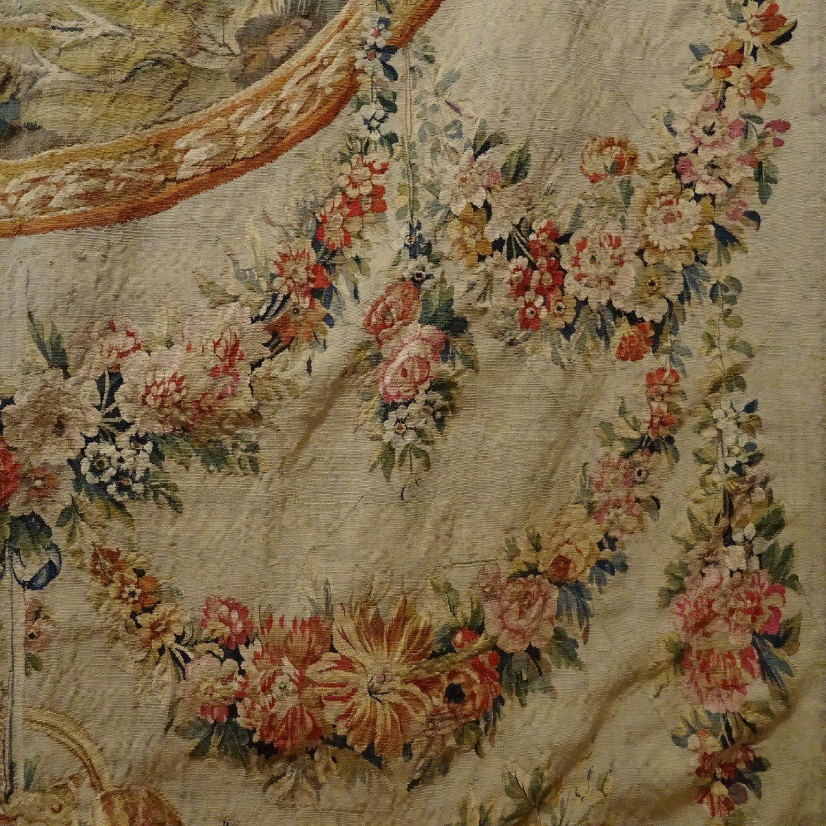 Tapestry Around 18th Century Aubusson Medallion-photo-7