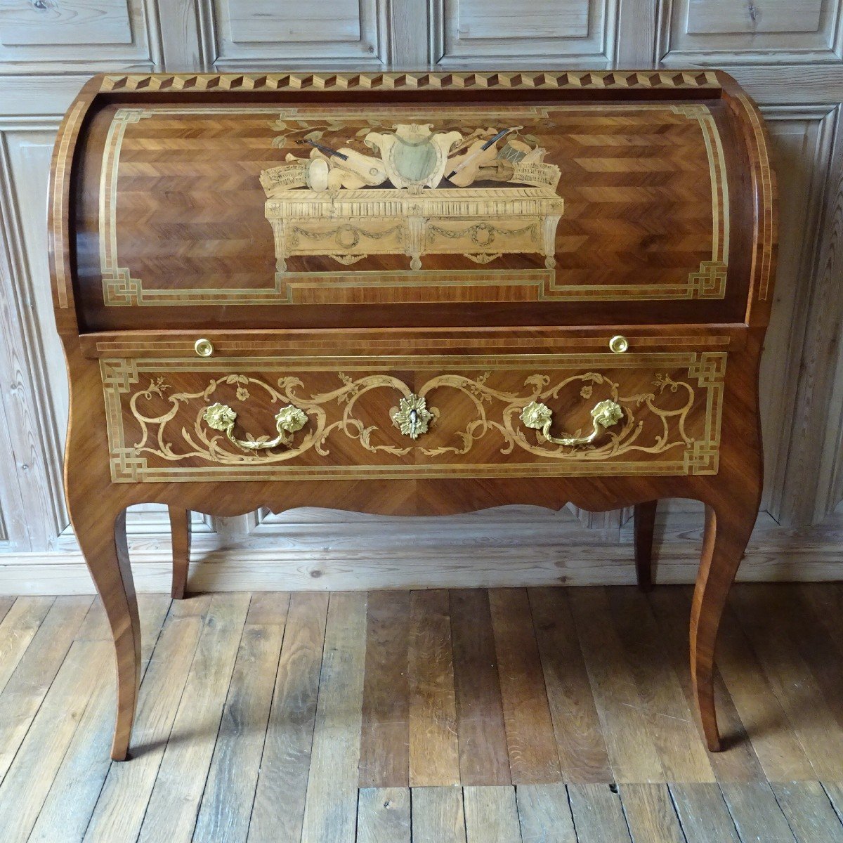 Bureau cylindre en marqueterie d'époque Transition Louis XV - Louis XVI