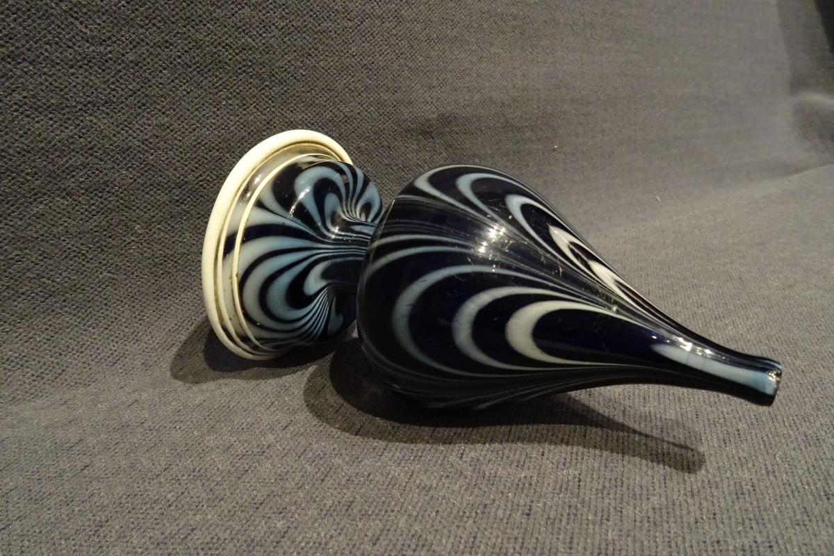 18th Century Blue Combed Blown Glass Tobacco Shaker Or Touine. Tanville, Normandy-photo-4