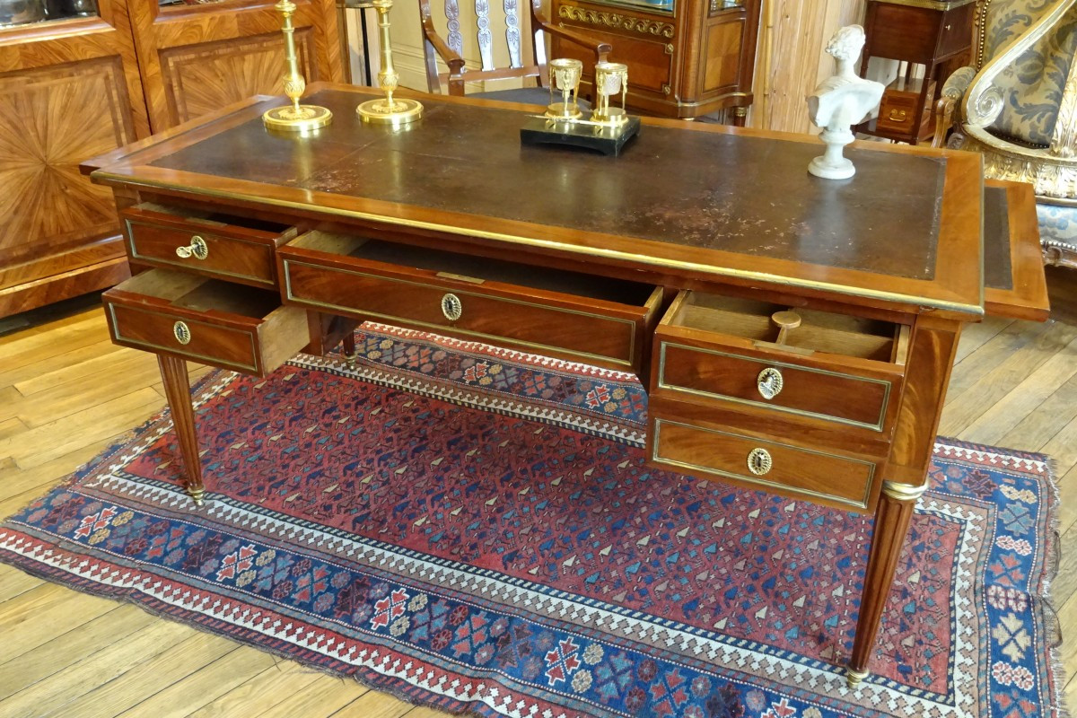 Louis XVI Period Mahogany Flat Desk-photo-2