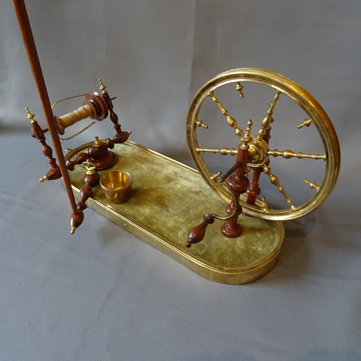 18th Century Table Spinning Wheel-photo-2