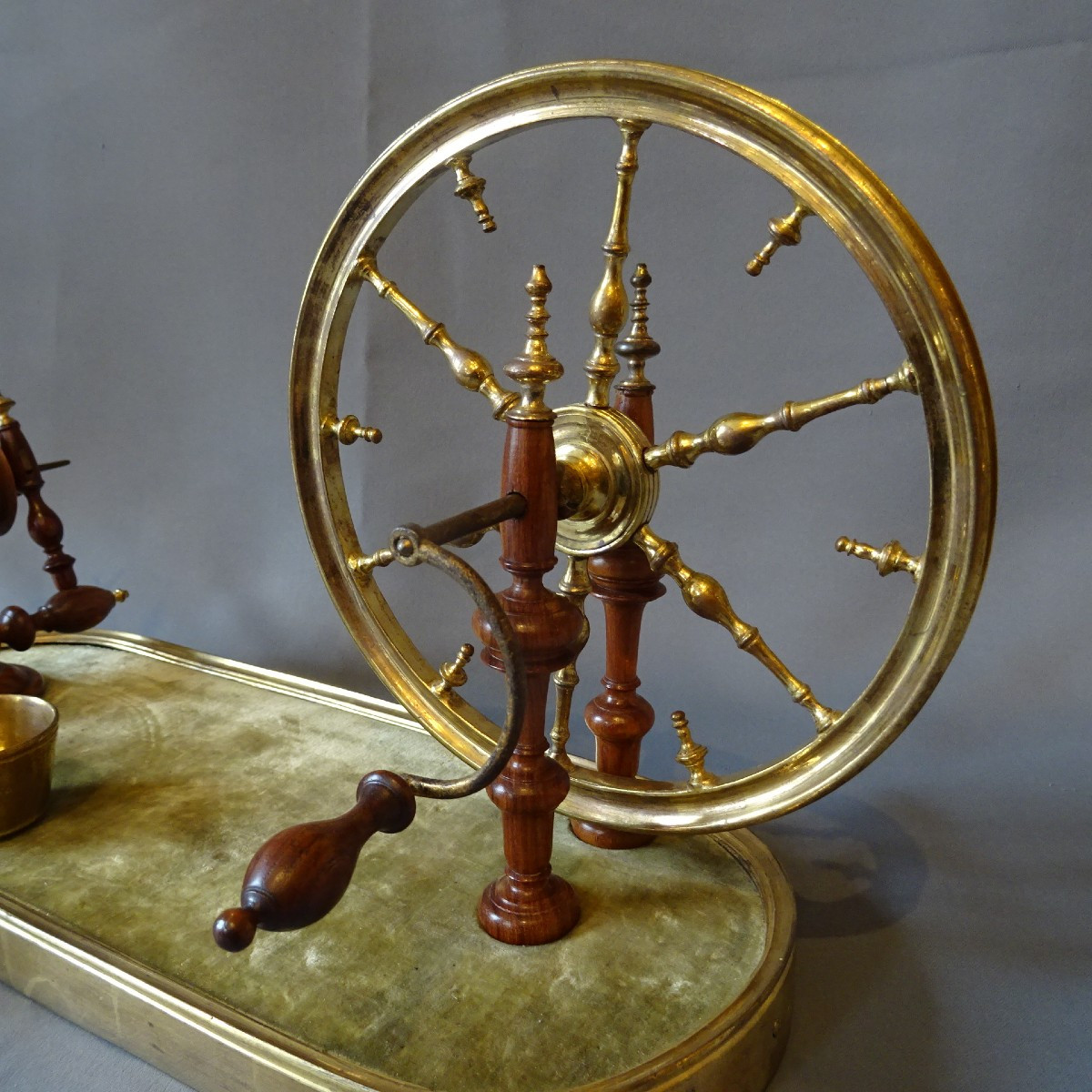 18th Century Table Spinning Wheel-photo-3