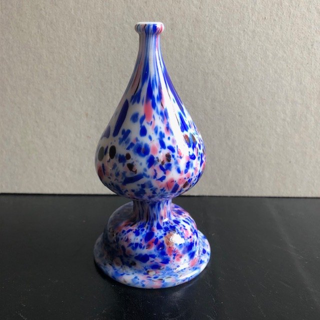 Touine ou secouette à tabac en verre tacheté XVIII ème, Tanville, Normandie 
