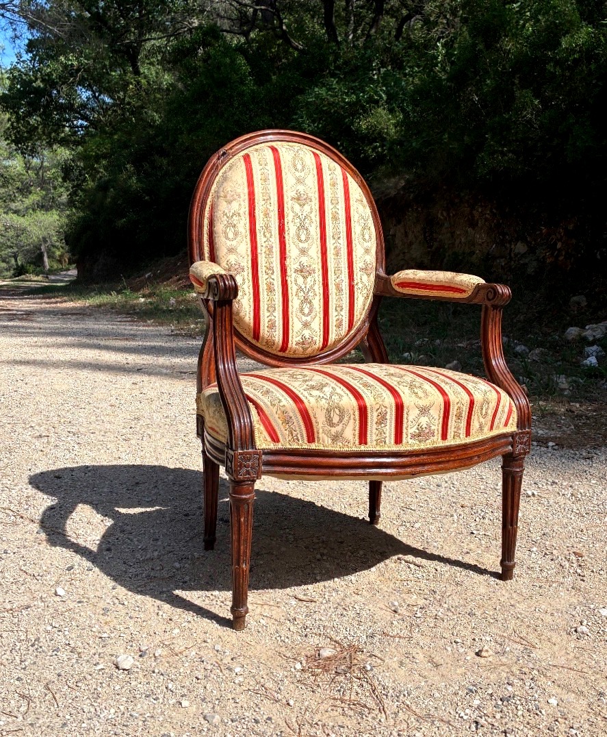 Fauteuil d’époque Louis XVi à dossier plat , estampillé -photo-2