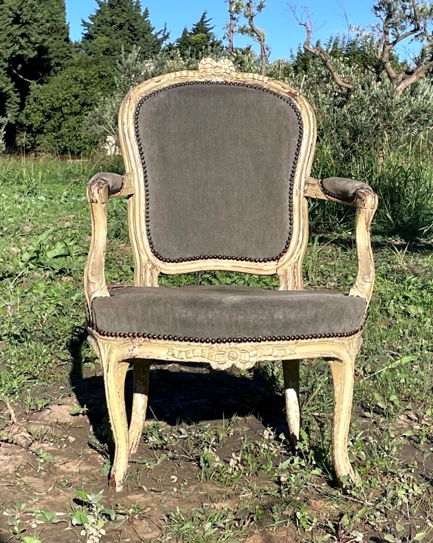 Fauteuil et chaise d’époque Louis XV / Louis XVI . Travail Lyonnais-photo-1