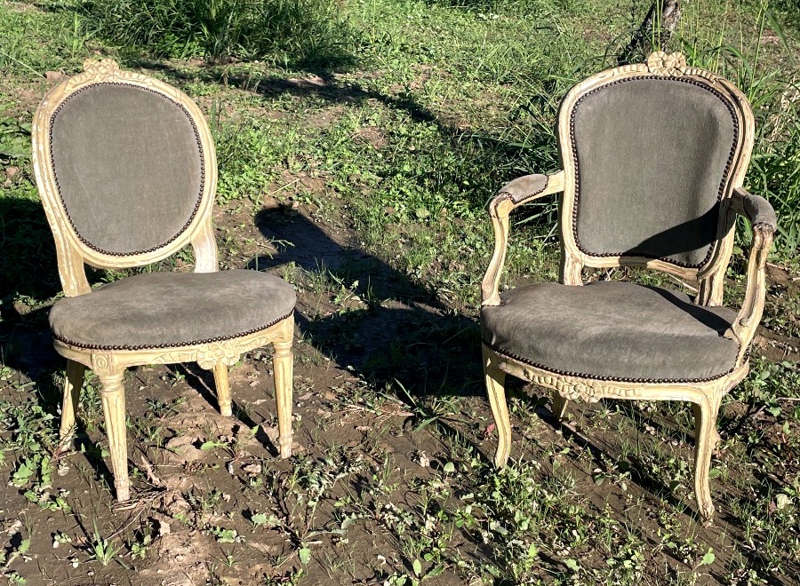 Fauteuil et chaise d’époque Louis XV / Louis XVI . Travail Lyonnais