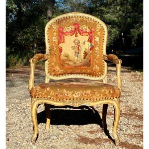 Beau fauteuil à dossier plat « à la reine » d’époque Louis XV , tapisserie XIXe