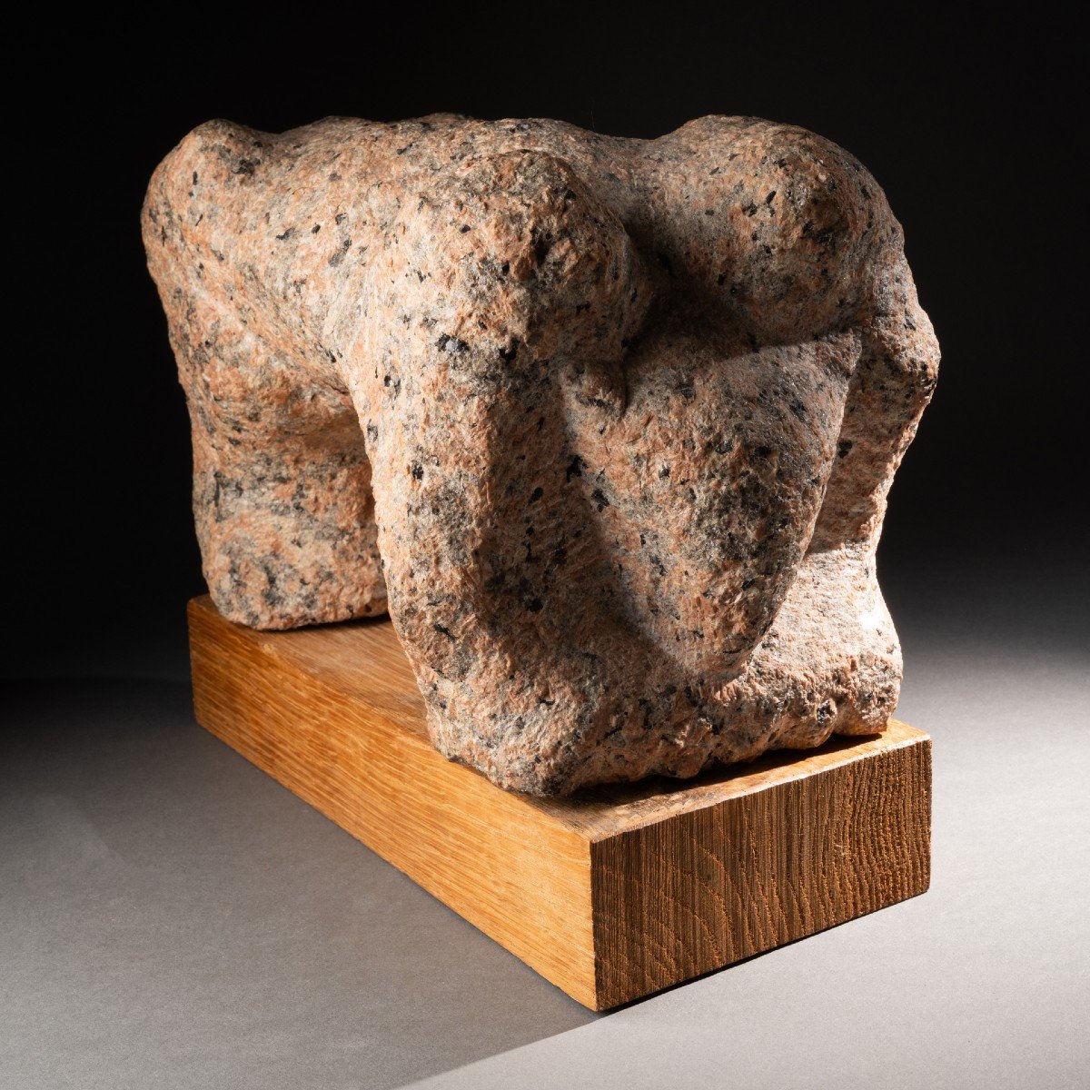 Shelomo Selinger (1928) Composition Anthopomorphe. Taille Directe Sur Granit Rose, Vers 1970-80