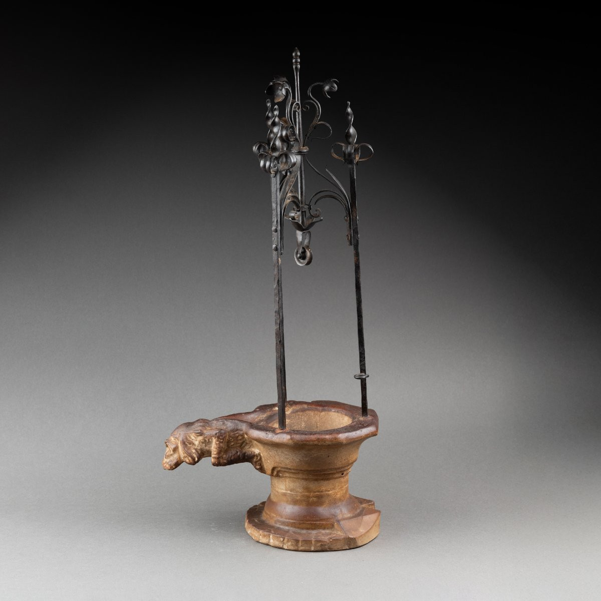 Puits de l'Hotel de Cluny - Réduction en plâtre atiné et fer forgé, fin XIXème-photo-3