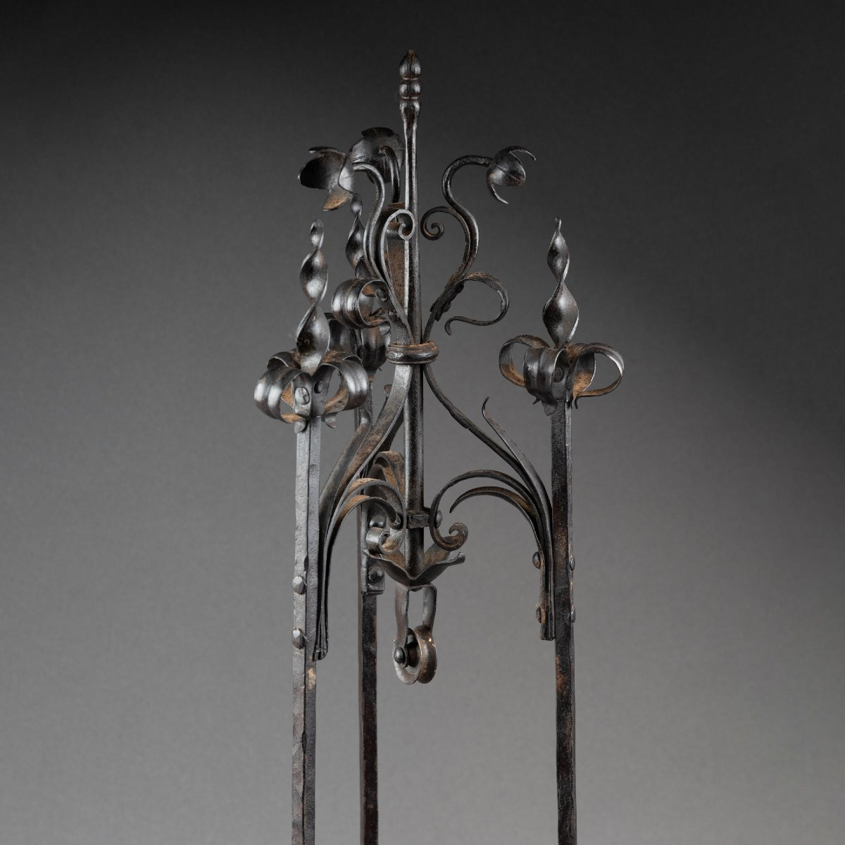 Puits de l'Hotel de Cluny - Réduction en plâtre atiné et fer forgé, fin XIXème-photo-2