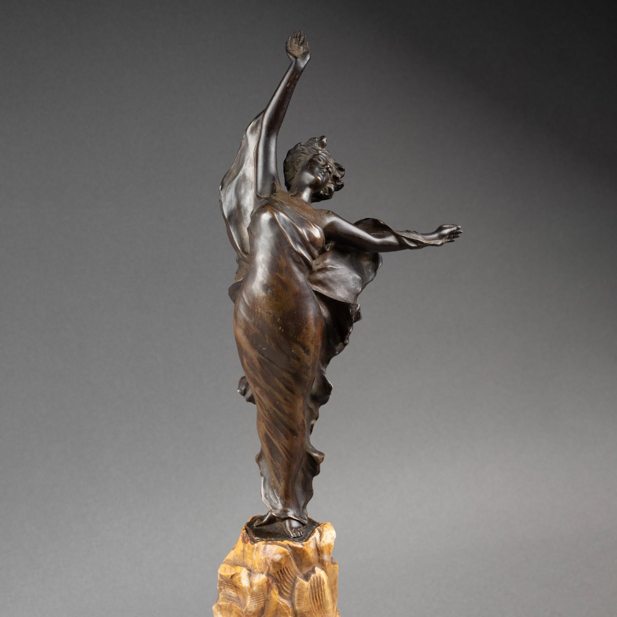 Clio HINTON HUNEKER BRACKEN (1870-1925) 'Liberty' bronze patiné, numéroté et daté 1899.-photo-1