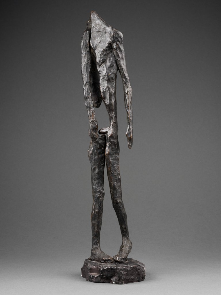 Figure abstraite : Sculpture en bronze à patine brun-noir anthracite, composée de deux parties -photo-4