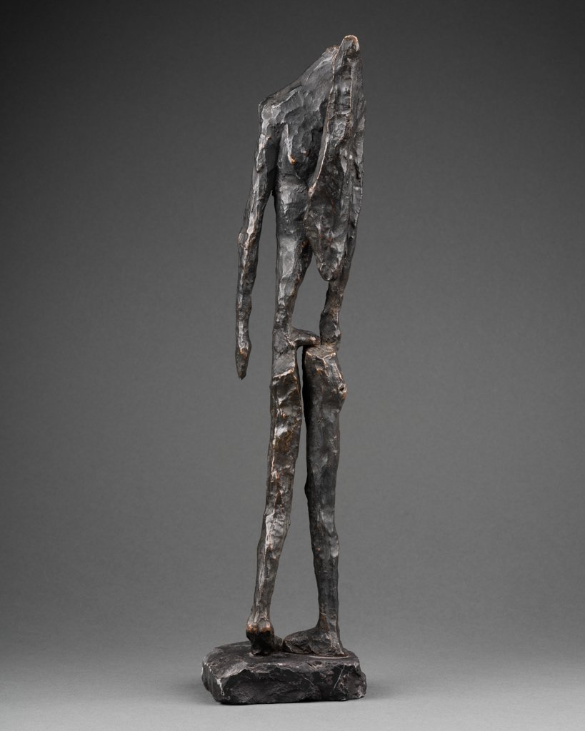 Figure abstraite : Sculpture en bronze à patine brun-noir anthracite, composée de deux parties -photo-4