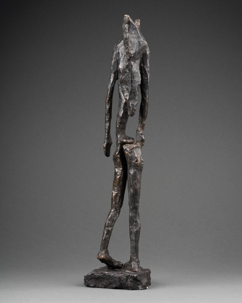 Figure abstraite : Sculpture en bronze à patine brun-noir anthracite, composée de deux parties -photo-5