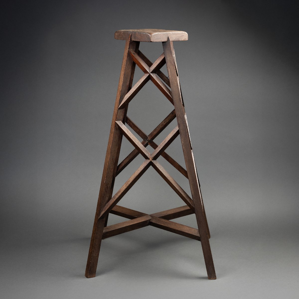 4-foot Wooden Sculpture Stand-photo-3