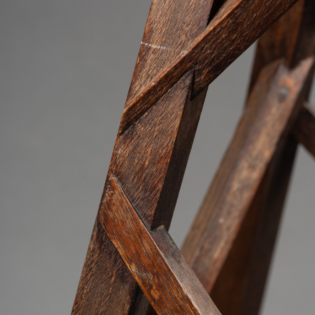 4-foot Wooden Sculpture Stand-photo-7