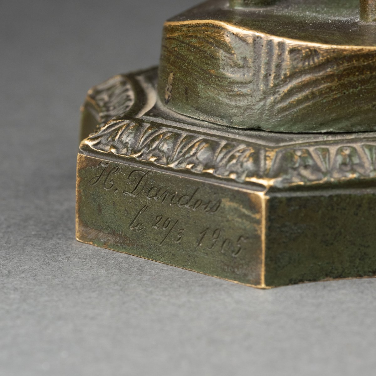 H DANDOIS - Clown de cirque, bronze, mascotte automobile signée et datée 1905.-photo-3