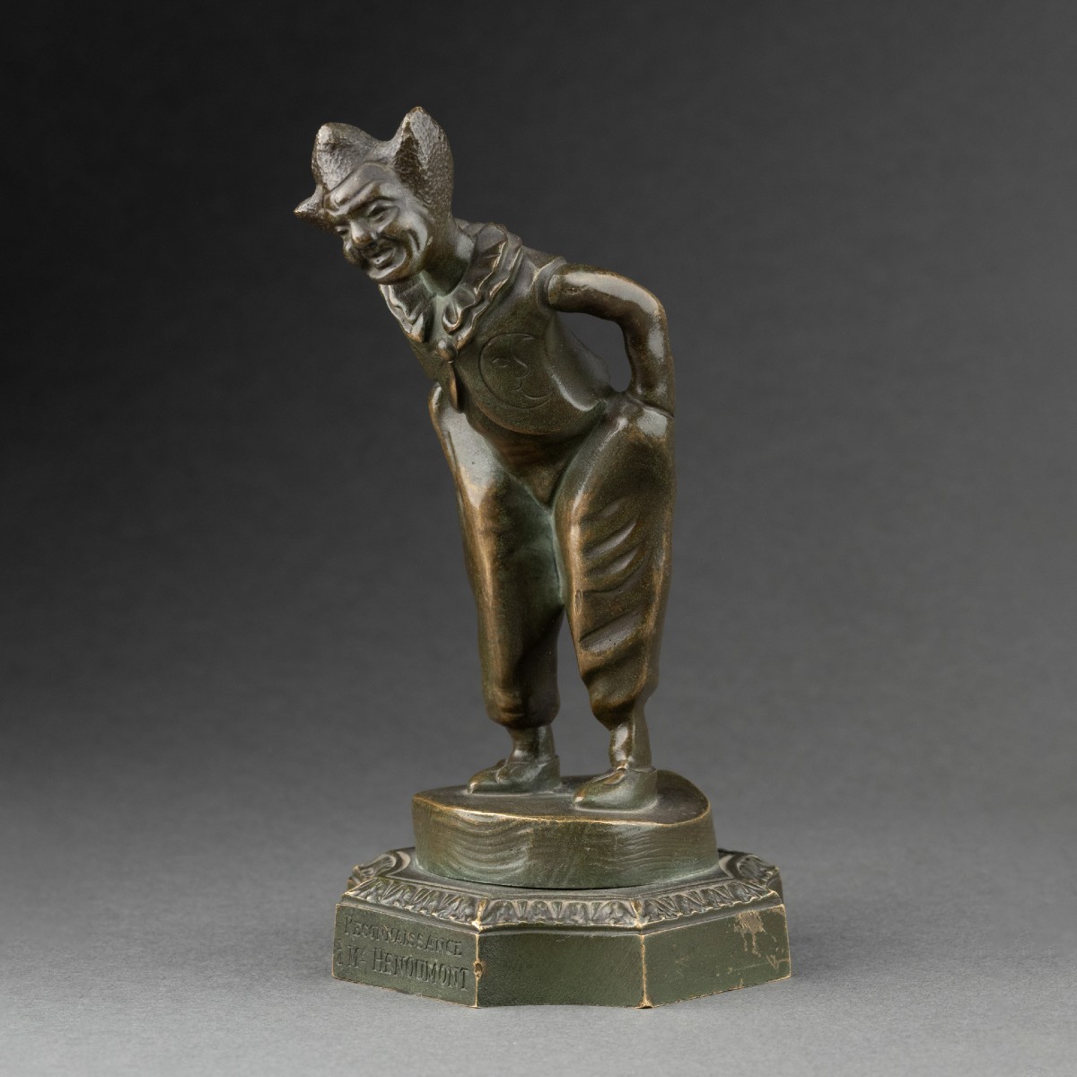 H DANDOIS - Clown de cirque, bronze, mascotte automobile signée et datée 1905.