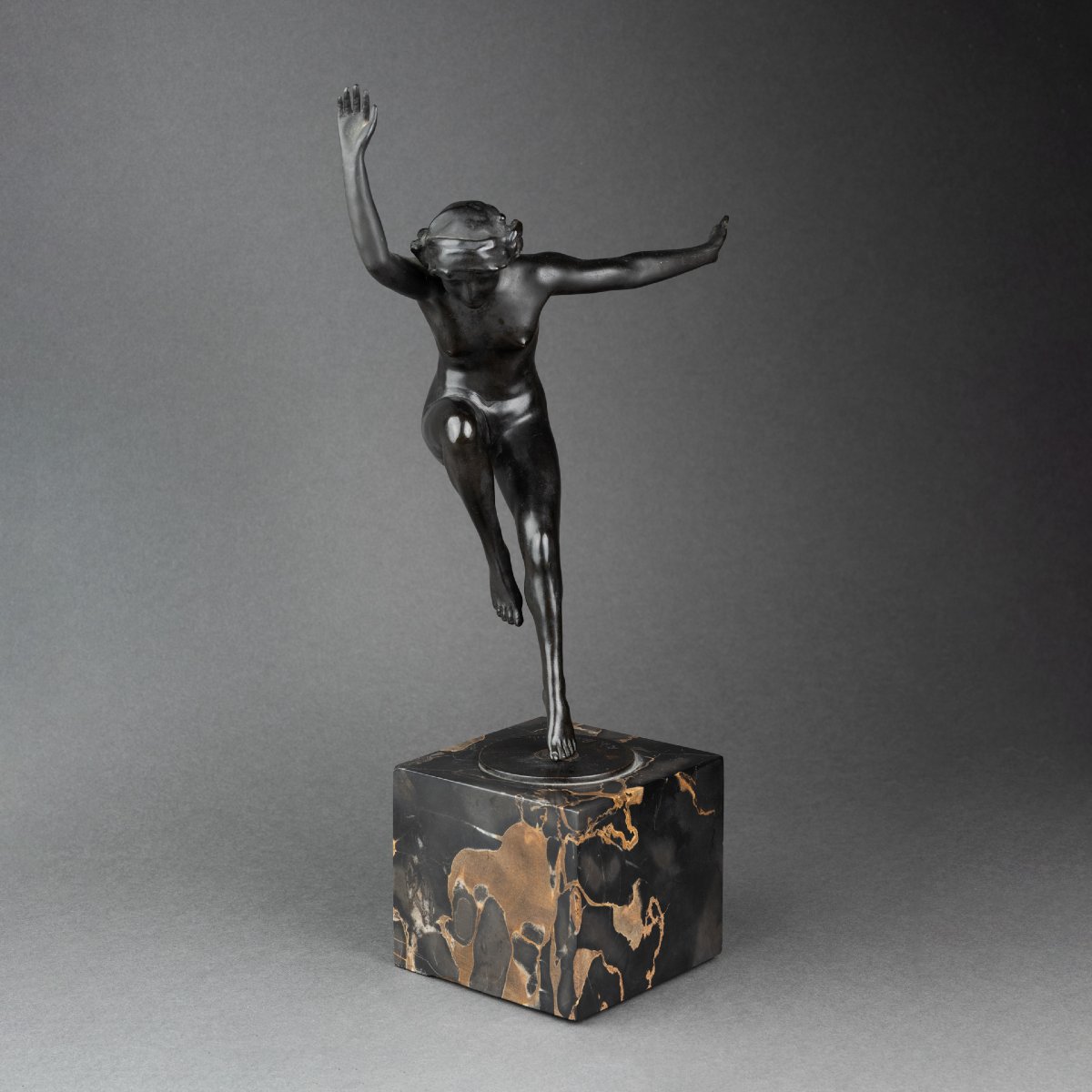 P. de Boulongne : "Danseuse nue", bronze patiné signé vers 1930-photo-2