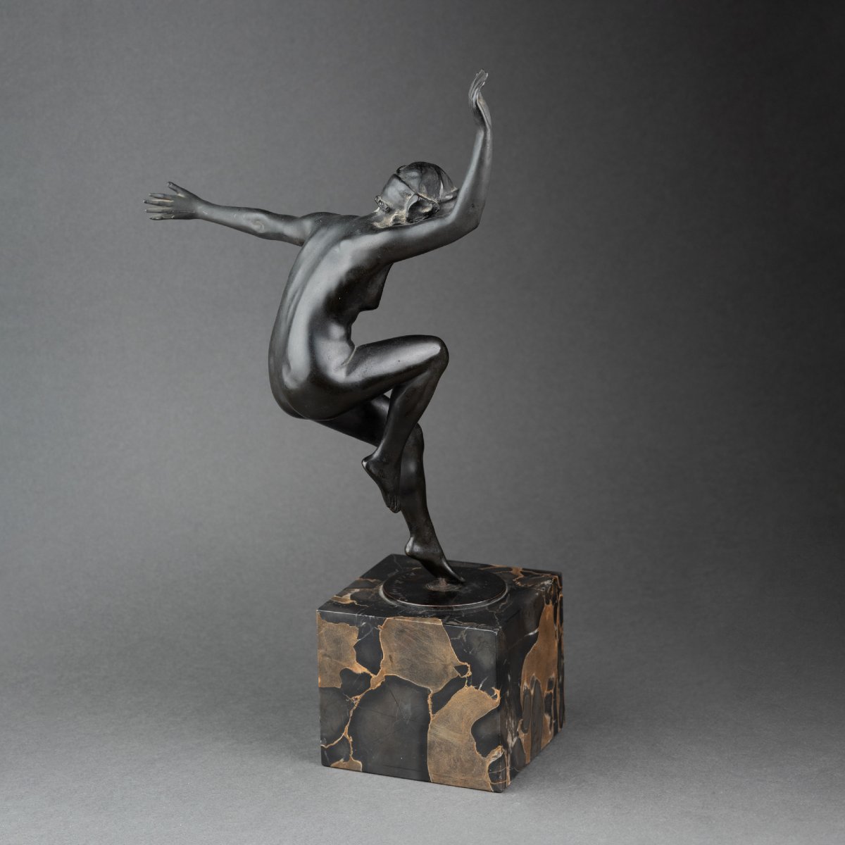 P. de Boulongne : "Danseuse nue", bronze patiné signé vers 1930-photo-4