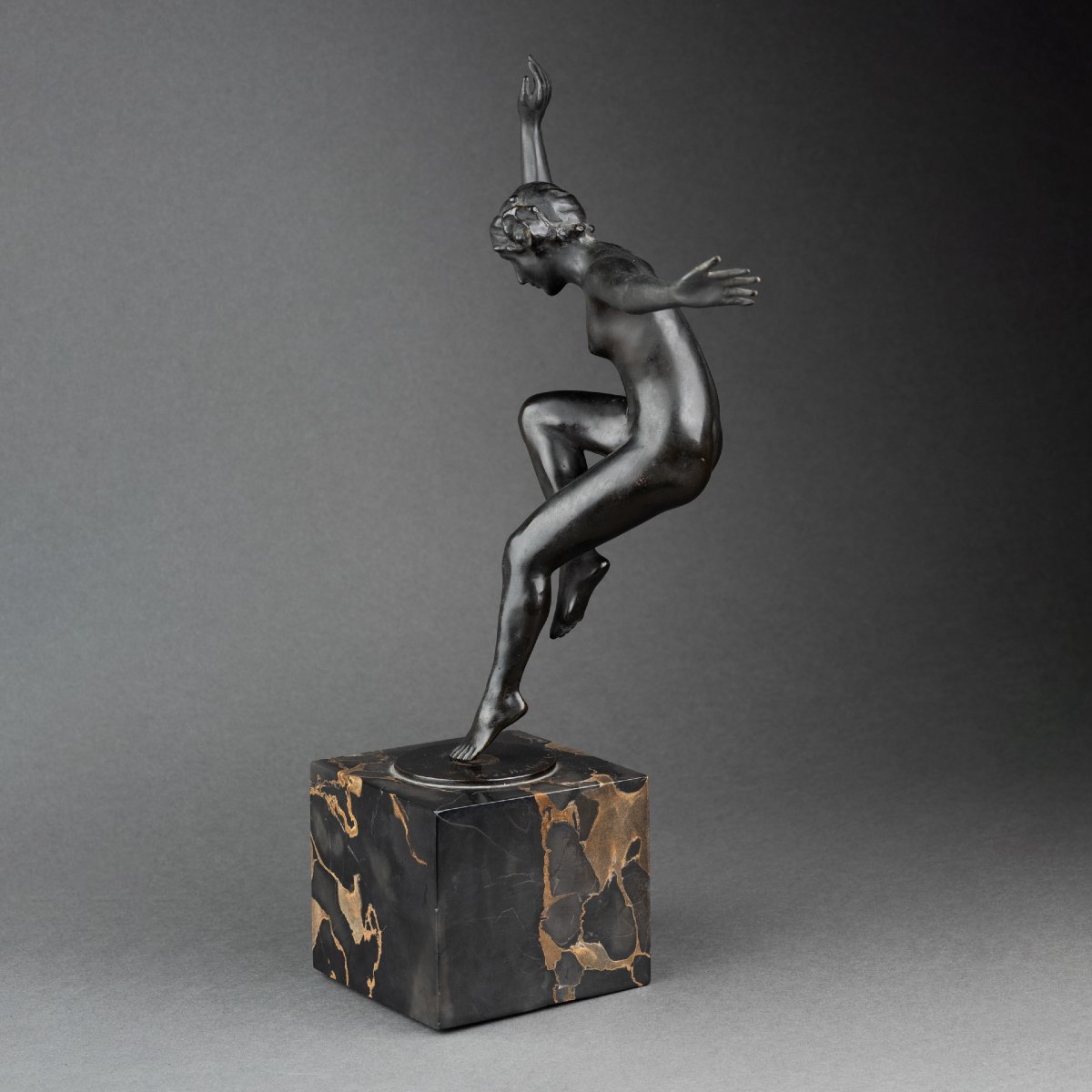 P. de Boulongne : "Danseuse nue", bronze patiné signé vers 1930-photo-3