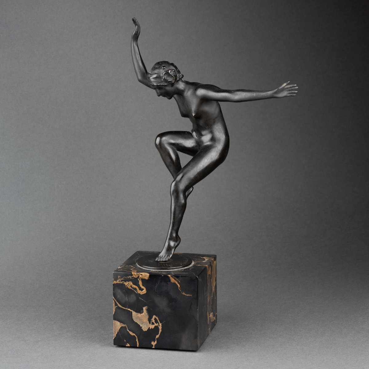 P. de Boulongne : "Danseuse nue", bronze patiné signé vers 1930-photo-4