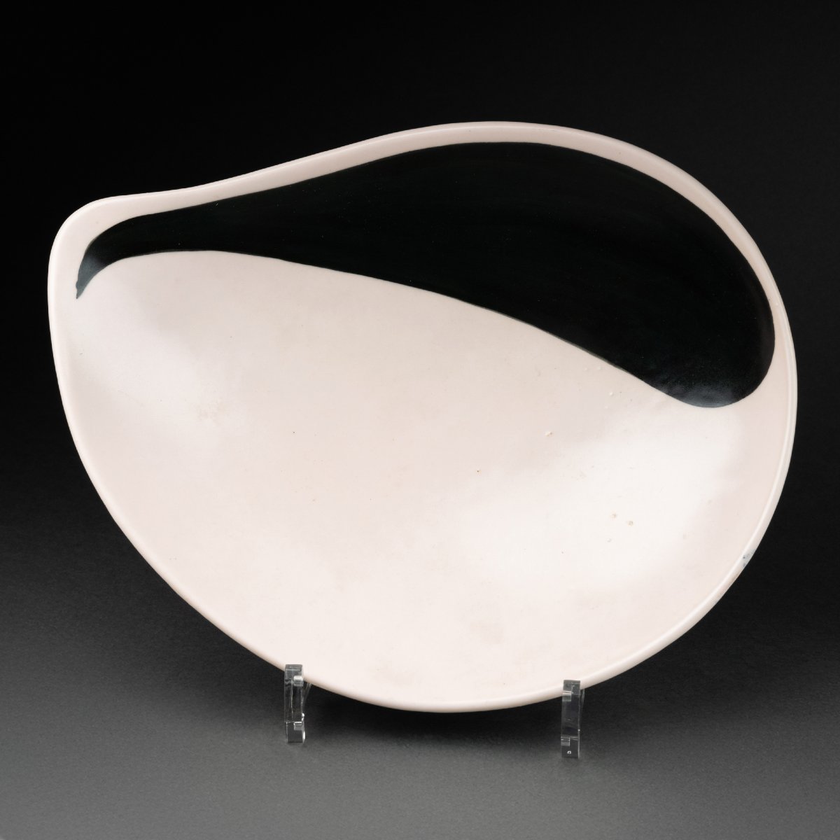 Coupe de forme libre en céramique émaillée noire blanche - XXè s - Signée-photo-3