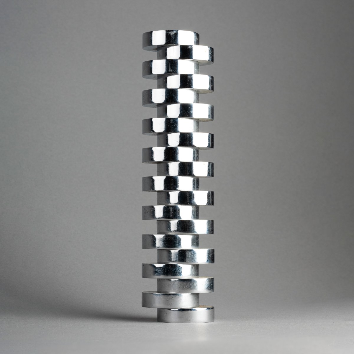 Emile Gilioli : "Développement architectural du cercle" - Sculpture en acier chromé C.1972-photo-1