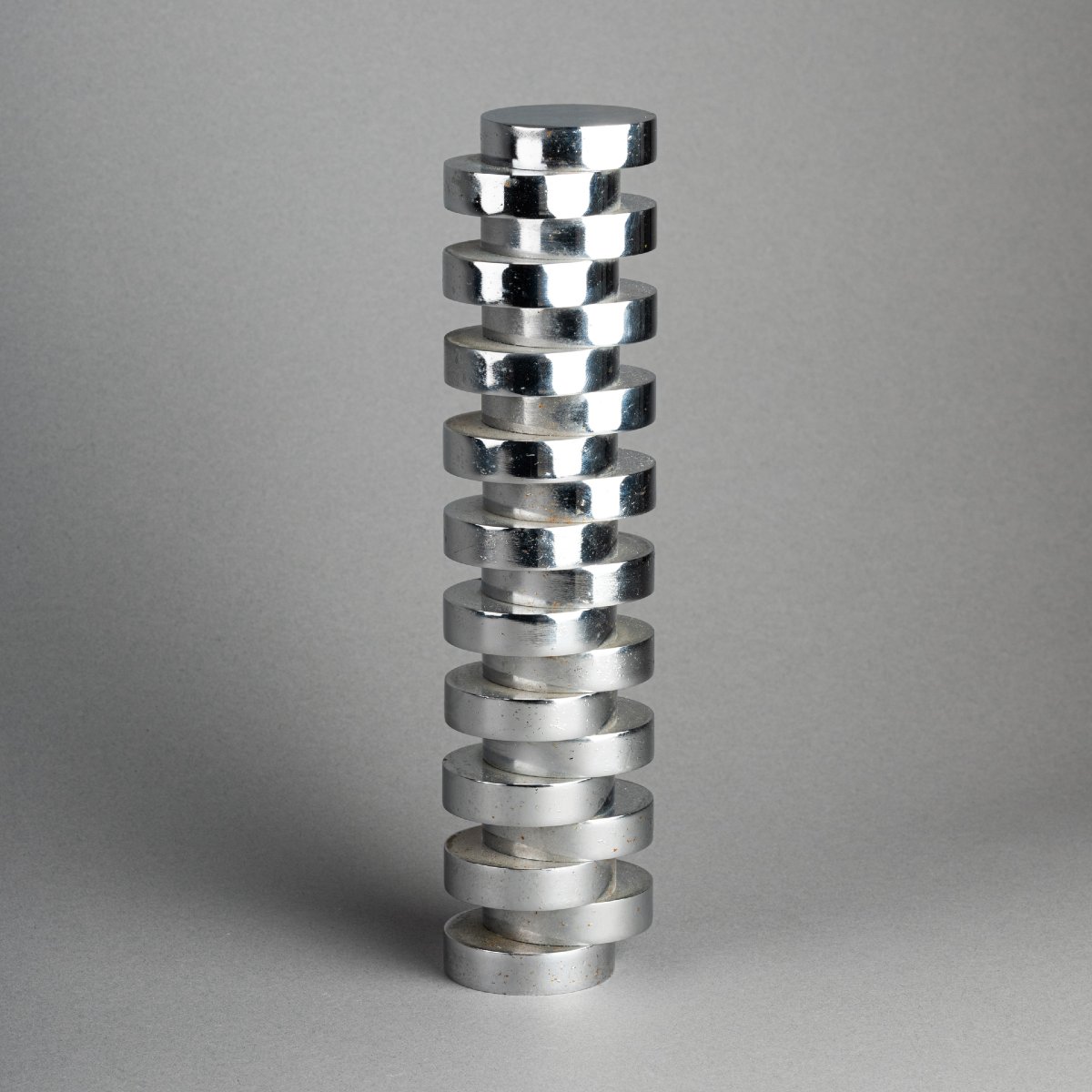 Emile Gilioli : "Développement architectural du cercle" - Sculpture en acier chromé C.1972