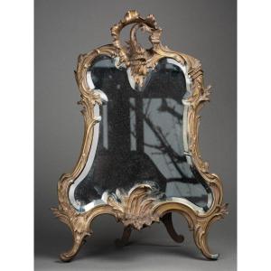 Miroir de table biseauté en bronze, Décor au dauphin, rinceaux et motifs végétaux - Fin  XIXème siècle