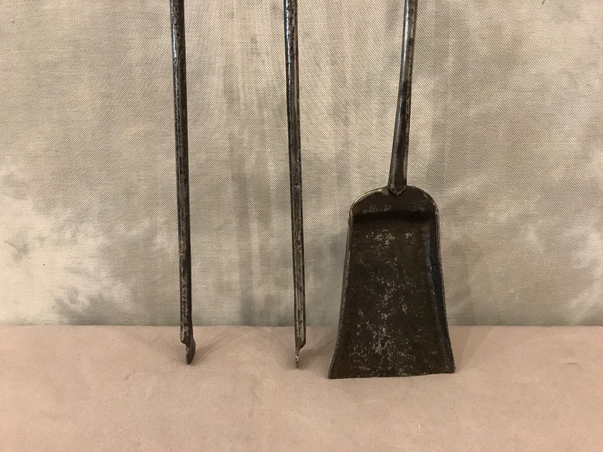 Large Set Of A Wrought Iron Shovel And Tongs From The 18th Century-photo-3