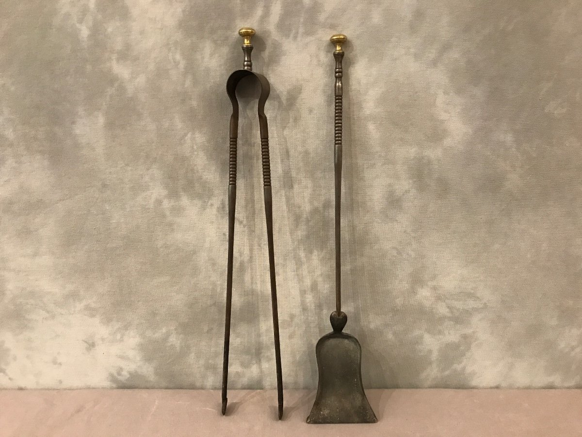 Set Of A Shovel And Tongs In Iron And Brass From The 19th Century