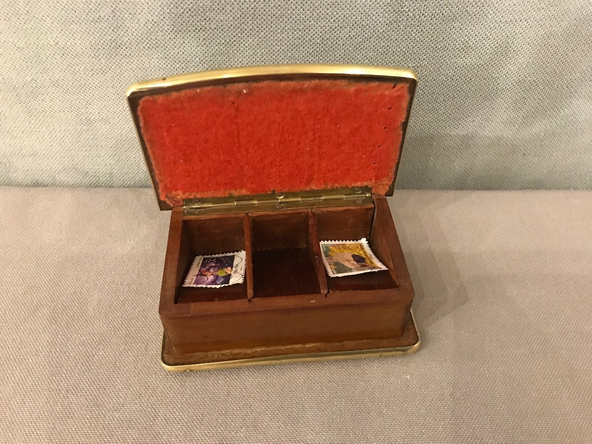 Petite Boîte à Timbres En Acajou Et Filets De Laiton D’époque 19 ème -photo-2