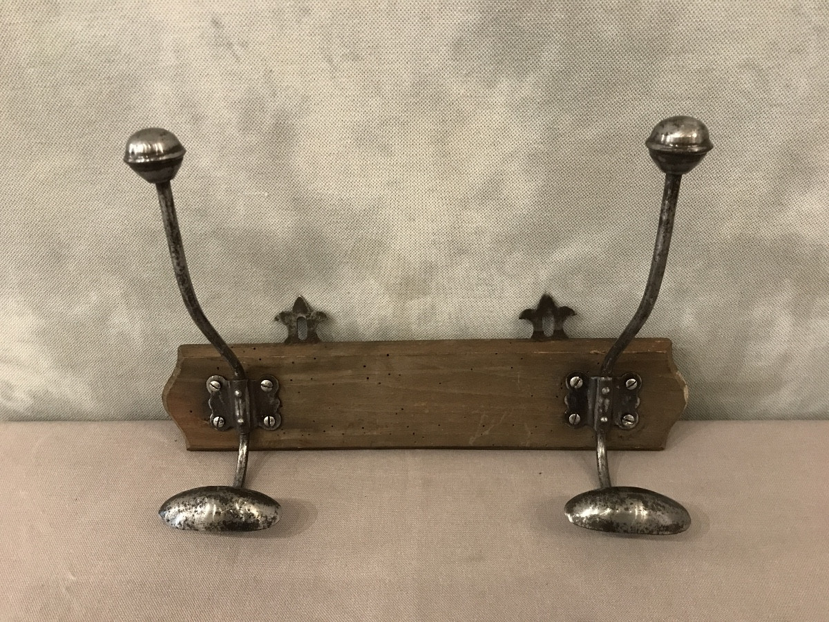 Patères En Fer Sur Bois D’époque 19 ème, Porte Manteaux 