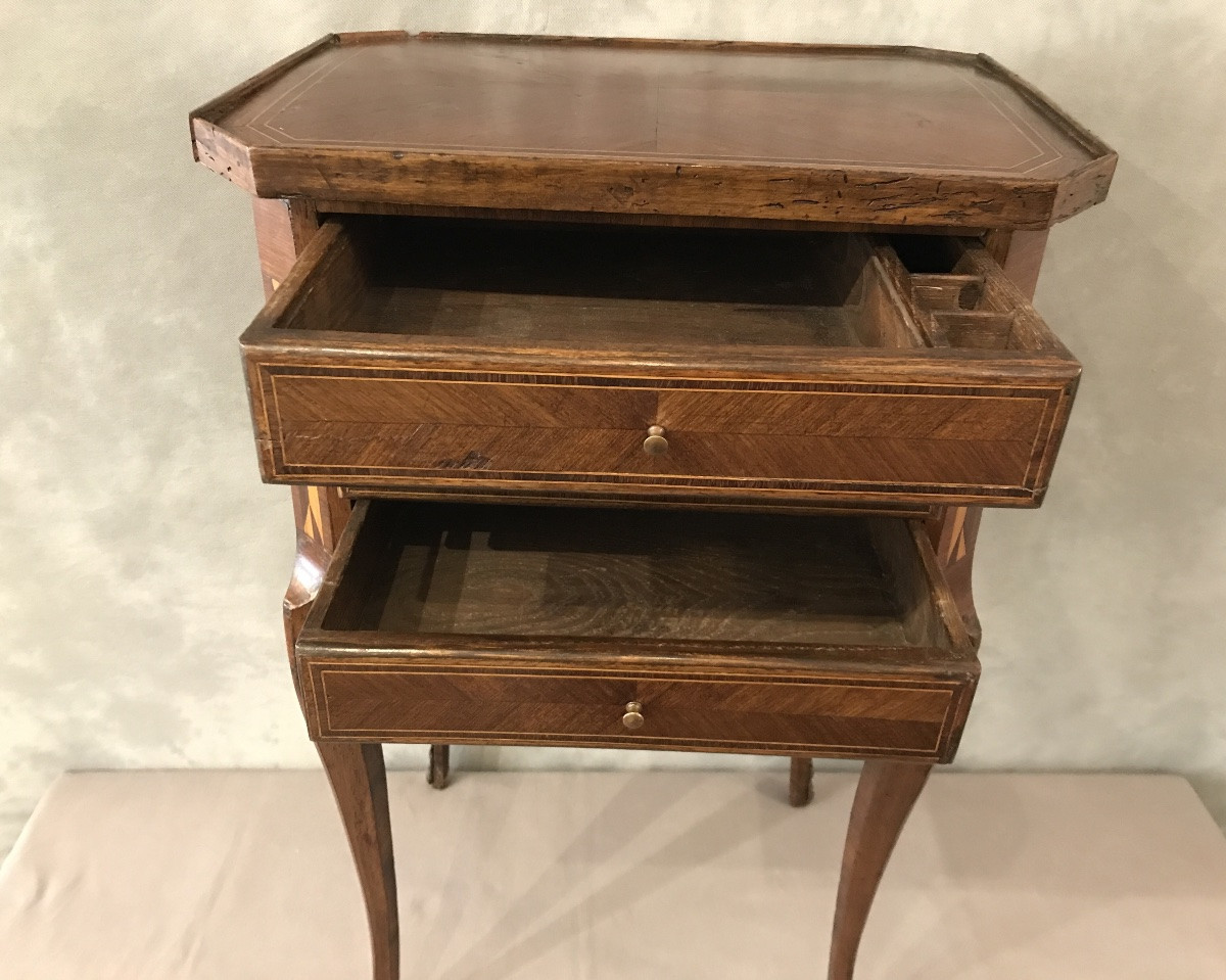 Petit chevet en marqueterie d’époque 19 ème à 3 tiroirs.  -photo-7