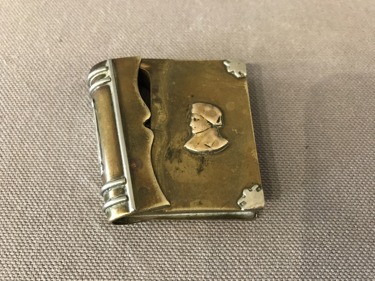 Briquet ancien en bronze et laiton vers 1900 -photo-2