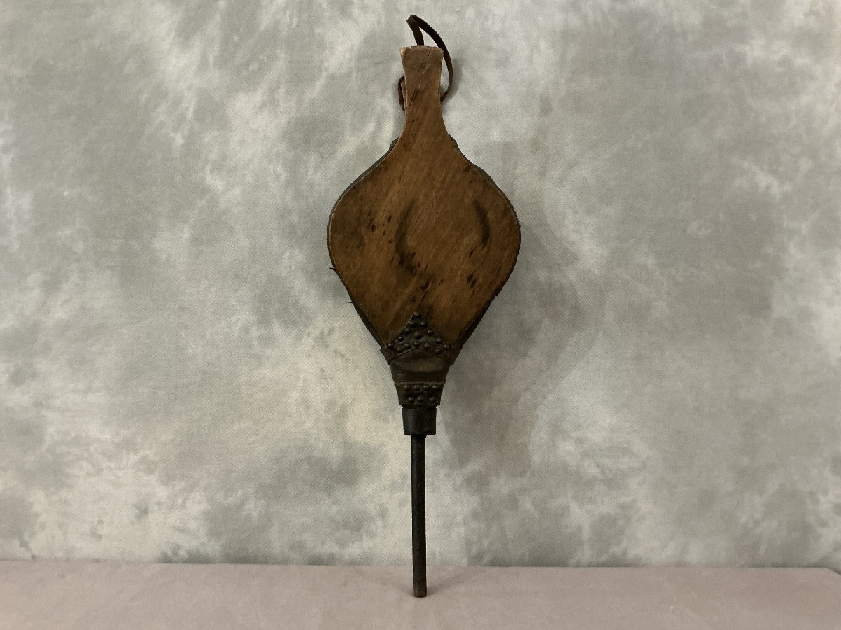 Gros soufflet de cheminée rustique ancien d’époque fin 18 ème 