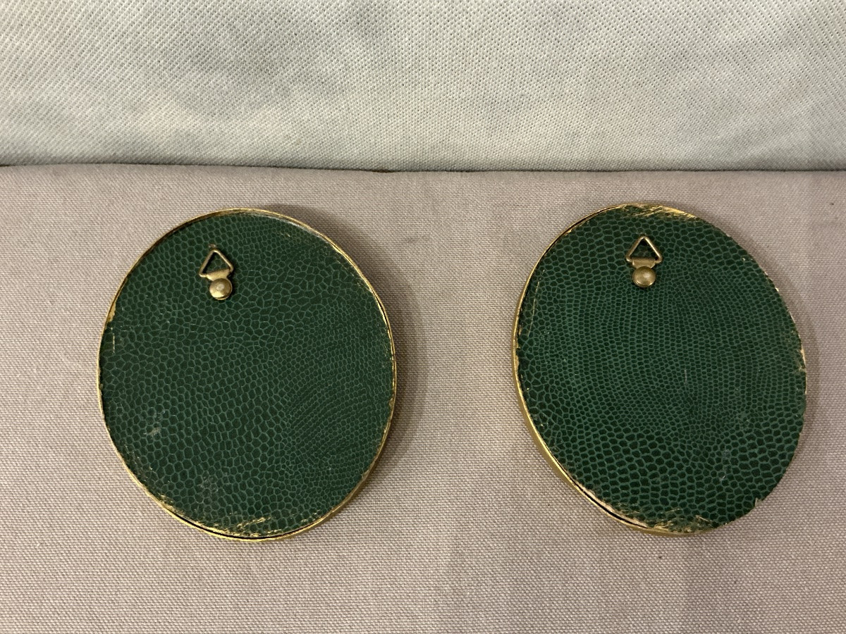 Pair Of Small Porcelain Medallion Frames With Gilt Brass Frames, 20th Century -photo-4