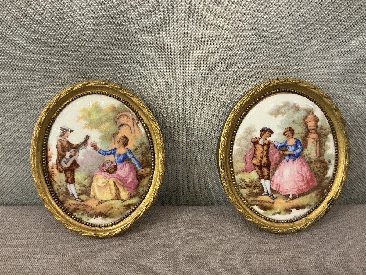 Pair Of Small Porcelain Medallion Frames With Gilt Brass Frames, 20th Century -photo-1