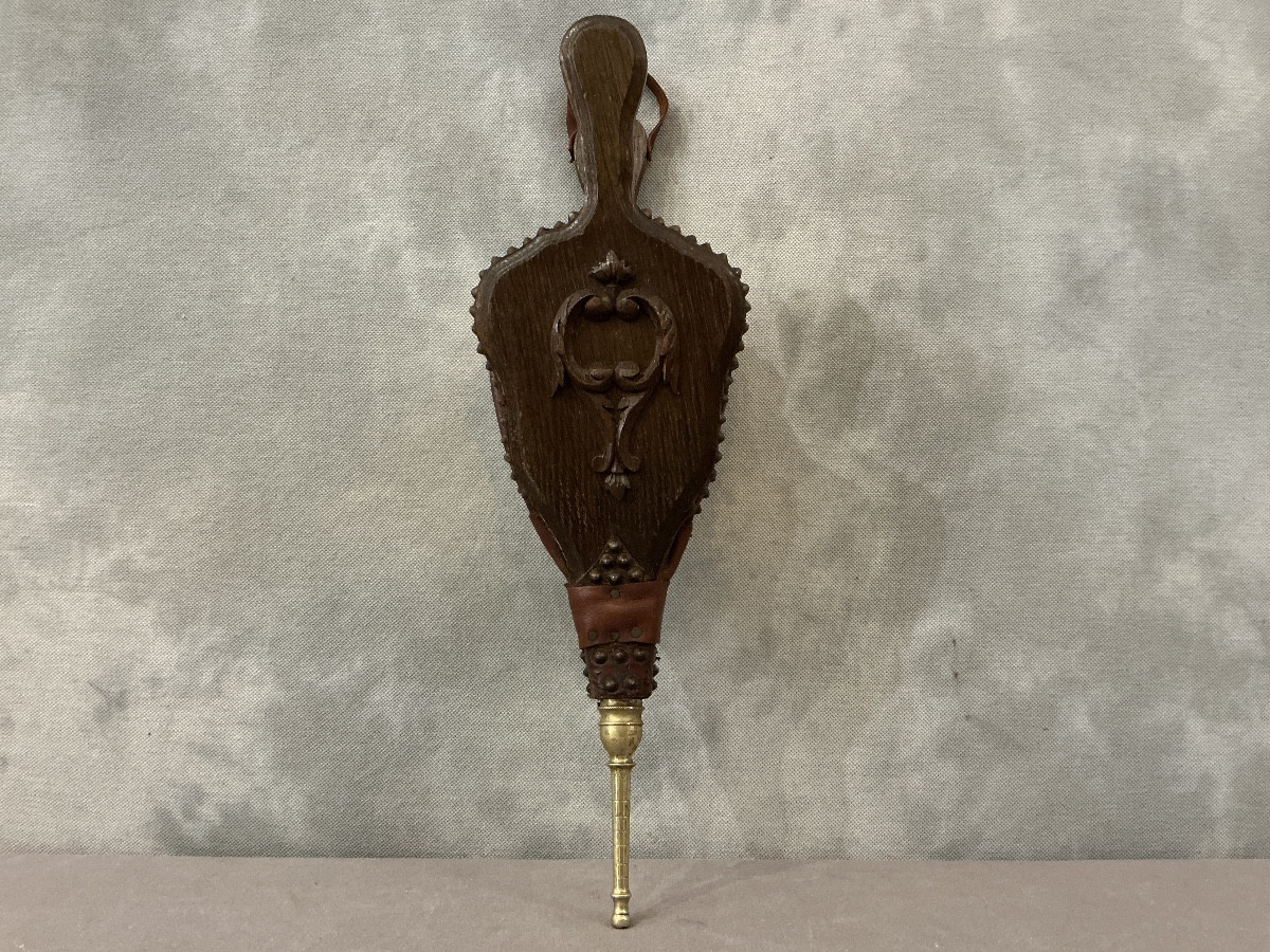 Soufflet ancien en  bois de chêne sculpté d’époque 19 ème 
