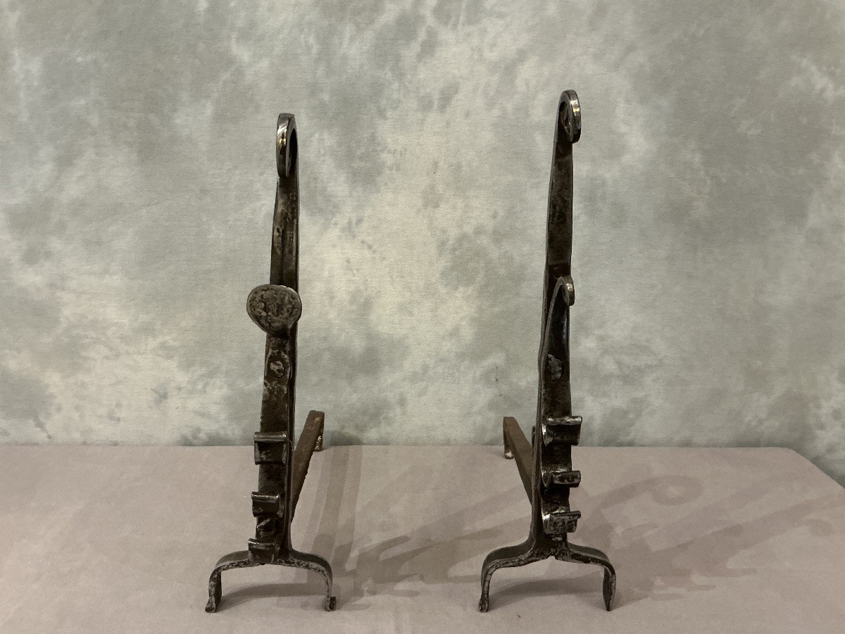 Paire de chenets en fer poli anciens d’époque 18 ème -photo-3